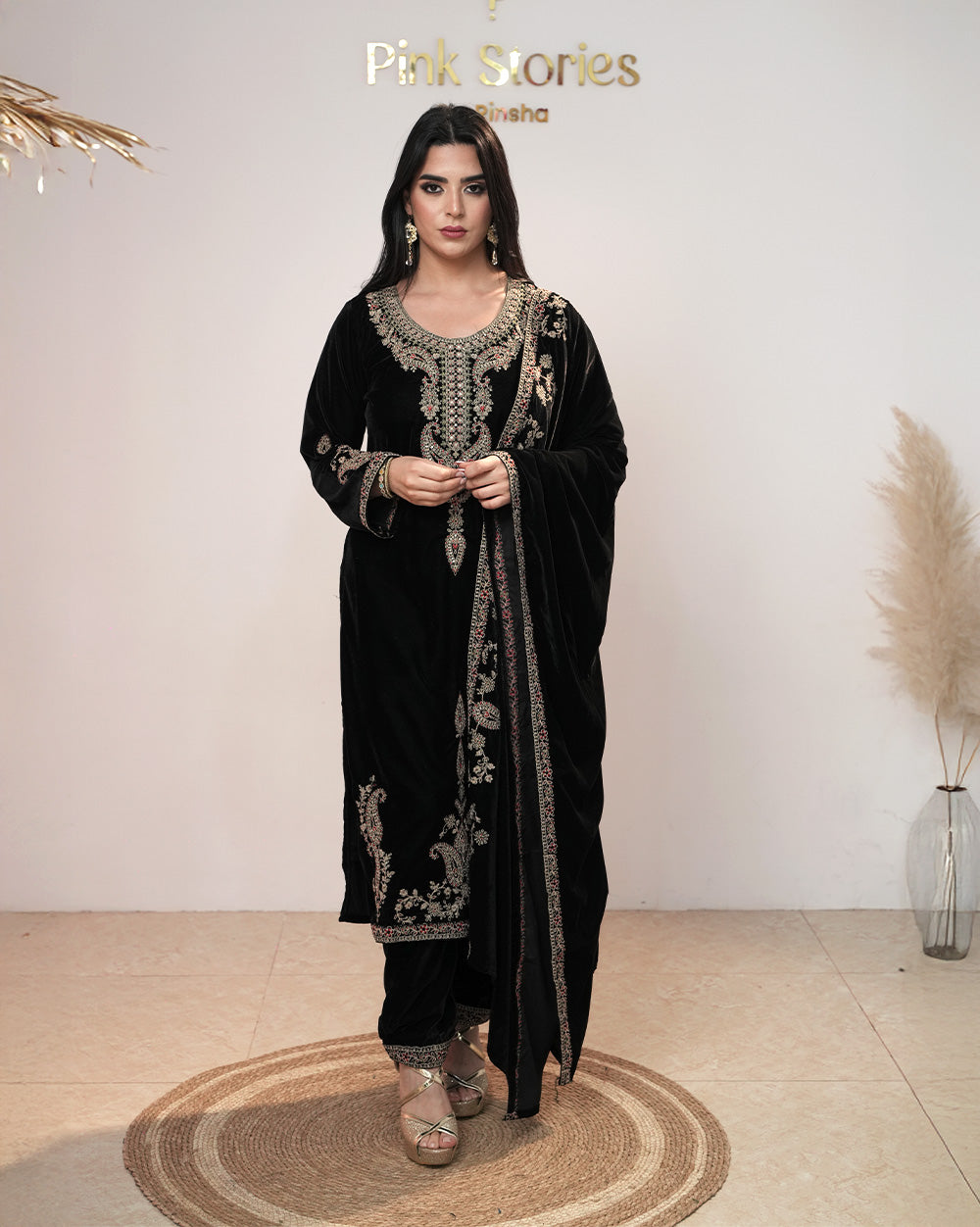 Premium Velvet Heavy Zari Embroidered Salwar Suit – Black