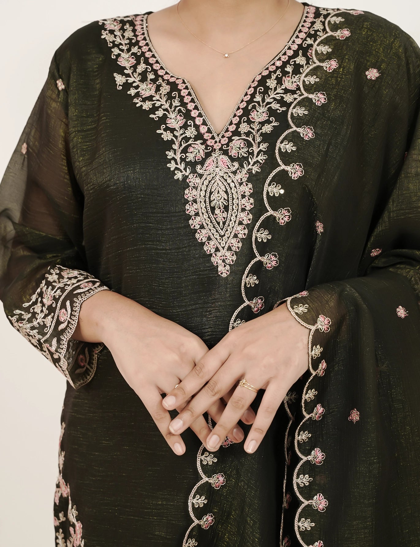 Embroidered 3Pc Short Salwar Suit